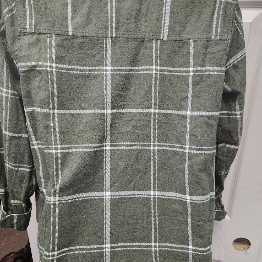 Universal Thread flannel - Picture 3 of 3